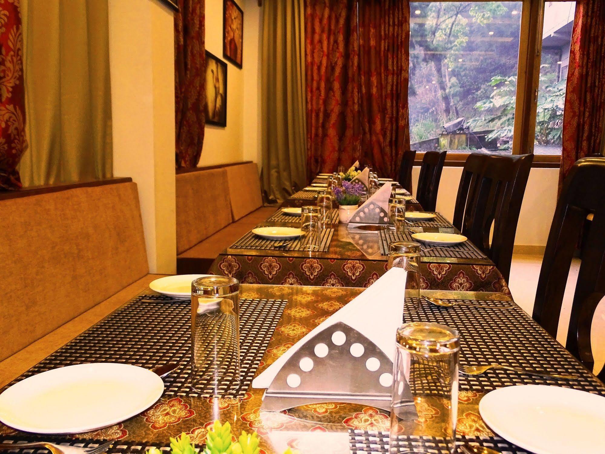 The Golden Crest Hotel Gangtok Luaran gambar