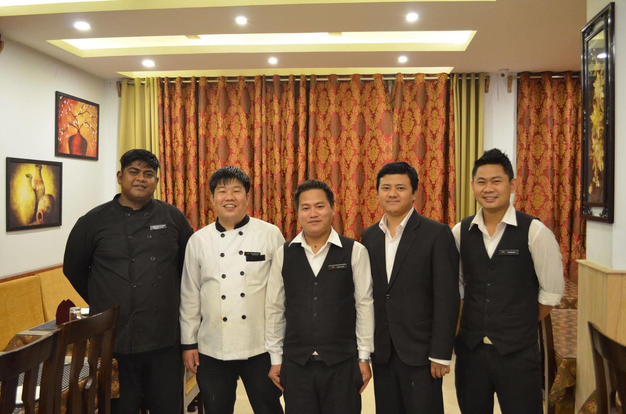The Golden Crest Hotel Gangtok Luaran gambar